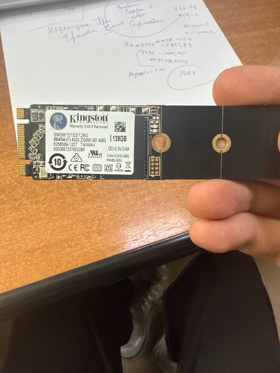 Добрый день.
Сегодня вышел из строя системный mSATA-накопитель Kingston SMS151S3/128G на 128 ГБ. 
Симптомы следующие: операционная система диск не обнаруживает, при подключении через внешний USB-корпус он также не отображается в проводнике, в утилите DISKPART диск виден, однако попытка ручной инициализации завершается ошибкой. При этом в BIOS накопитель определяется корректно.
На накопителе установлена Windows 10 Pro, на рабочем столе хранятся важные данные, которые очень нужно восстановить. 
Просим подсказать примерную стоимость восстановления данных. Понимаем, что точная сумма определяется только после диагностики, однако хотелось бы понимать хотя бы приблизительный диапазон - в том числе в наихудшем сценарии.