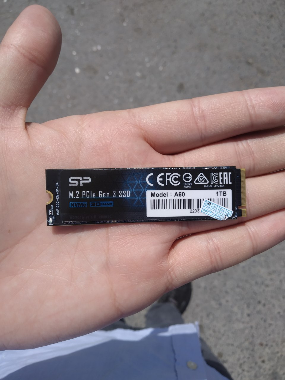 Всем привет друзья. Подскажите пожалуйста. Возможно ли восстановить данные с SSD M.2 NVMe диска?
Он не работает у меня. Ставил на новый комп, все равно не читает. Мастер сказал что надо заменить на новый ssd.