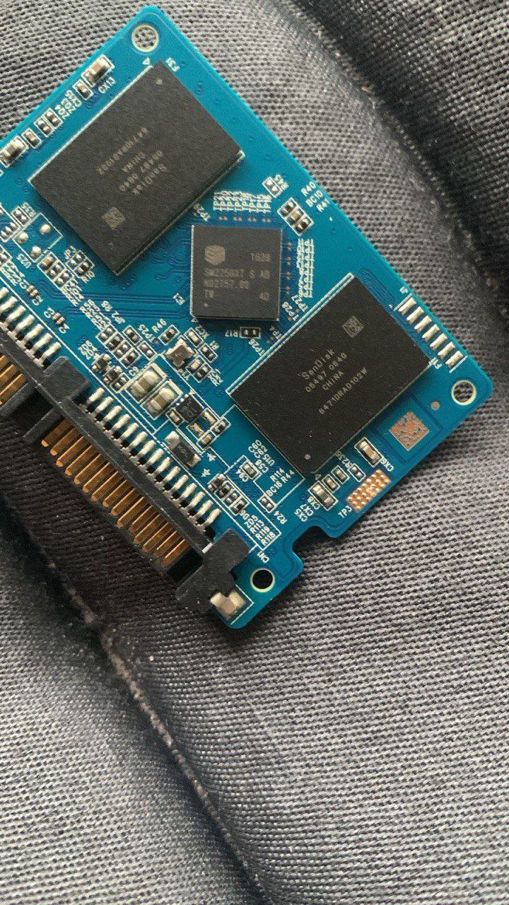 Добрый день, подсказали написать сюда, диск SSD wd 240gb, были снесены разделы, после чего создан 1 раздел, на нем стояла win 7, все действия производились из под win 10, возможно ли достать данные с данного диска?