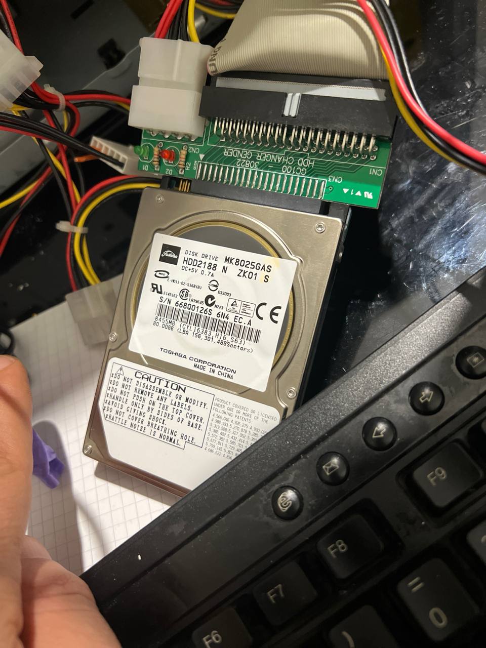 احتاج مساعدتكم لو سمحتم اريد استرجاع بينات hdd و لم اجد pc3000 في بلجيكا من الذي يستعيدني عندو في اي بلد اقدر اسافر و يتم استرجاع بياناتي و اعطيه أجرته و بارك الله فيكم