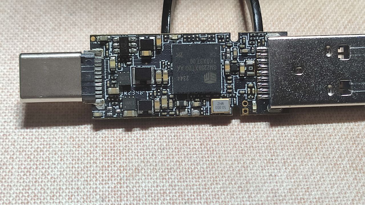 Здравствуйте. Подскажите напряжения на стабилизаторах.